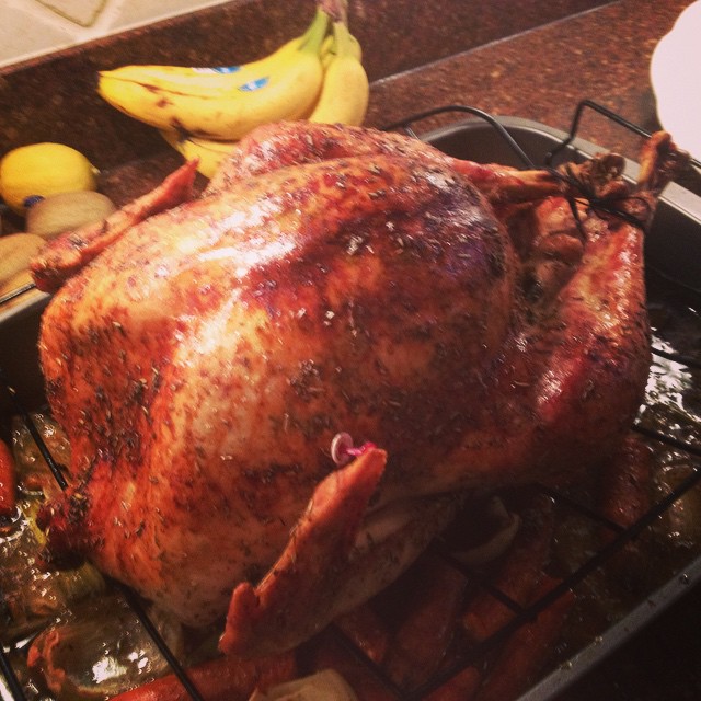 My first turkey attempt turned out awesome! Thanks for the recipe @mindovermunch! So happy to share this day and great food with friends who also couldn't  be with family today. So much to be thankful for.